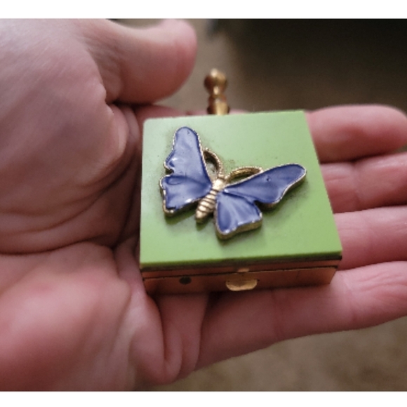 Vintage Pill Trinket Box and Gold Toned Miniature Continental Lighter - Picture 6 of 6